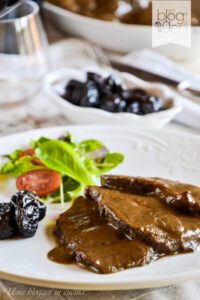 Arrosto alle Prugne con Vino Rosso - Passo 4